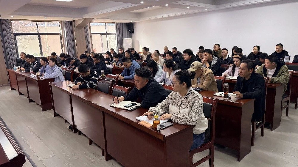 潜江农发集团开展《建工解释（二）》重点条文深度解析与裁判趋势研判培训